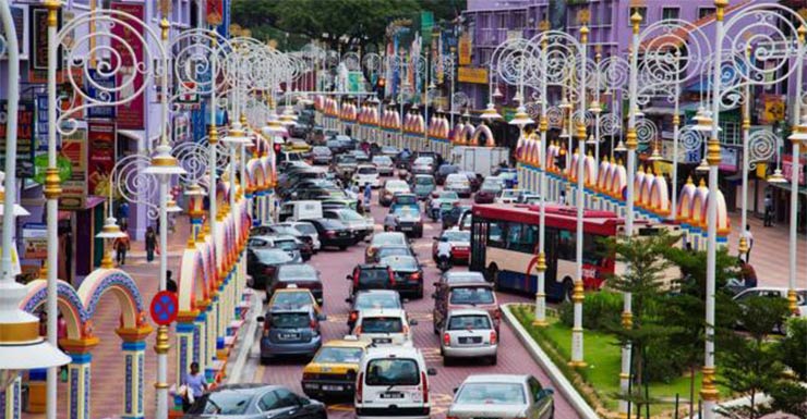 Because of the city’s complicated roads and heavy traffic, many Kuala Lumpur residents choose to travel by public transit