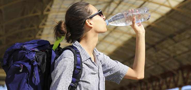 آيا نوشيدن آب بطری  ايمن و سالم است؟