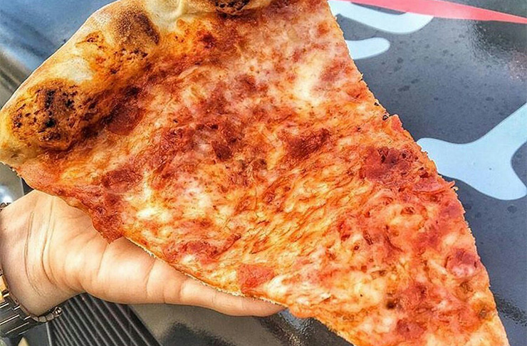 پیتزا نیویورکی
