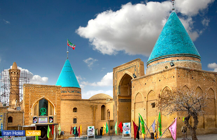 نمایی زیبا از آرامگاه بایزید بسطامی در یک روز بهاری و پاک