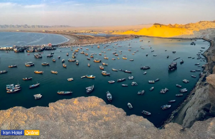 تصویری زیبا از قایق‌های پهلو گرفته در ساحل اسکله بریس