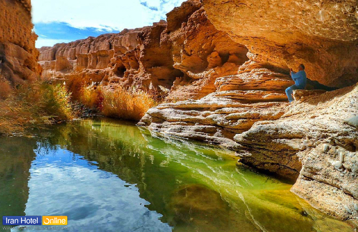 طبیعت بهشتی و دلنشین کال جنی طبس با آب های روان در دل سنگ‌ها از جاهای دیدنی معروف طبس