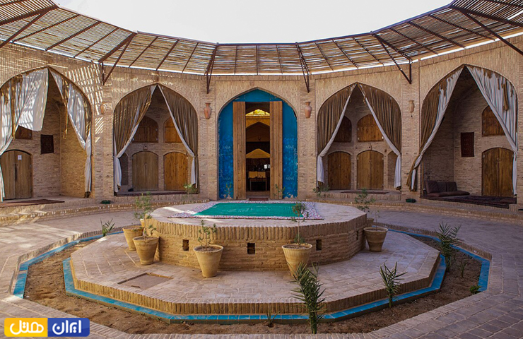 جاهای دیدنی یزد با عکس و آدرس 34 نمایی دلنشین و چشمنواز از کاروانسرای دایرهای شکل زین الدین با معماری شگفتانگیز ایرانی