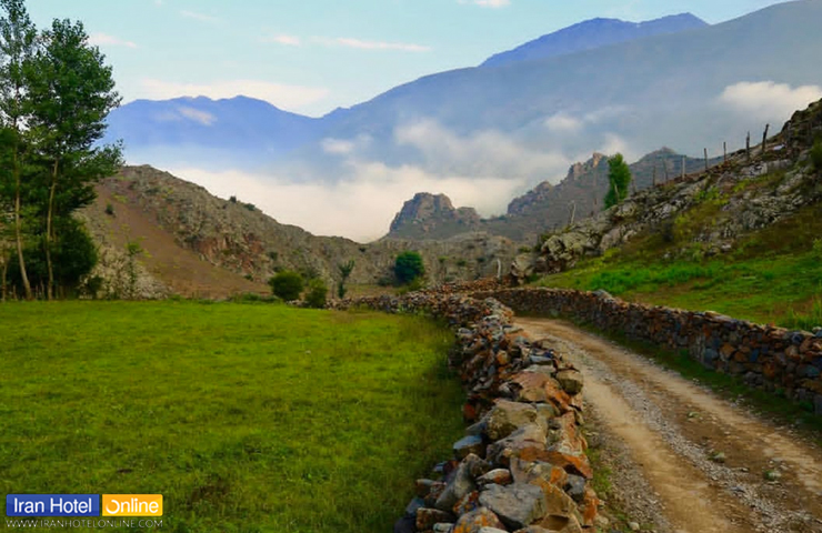 روستای الیت چالوس؛ دهکده الیت مازندران را بهتر بشناسید! 2 جاده روستایی زیبا و زمینهای کشاورزی روستای الیت