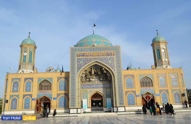 نمایی از گنبد و گلدسته‌های امامزاده حسین بن موسی بن کاظم و صحن دلنشین آن