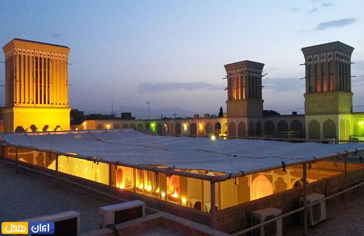 جاهای دیدنی یزد با عکس و آدرس 14 نمایی زیبا از بام و بادگیرهای خانه تهرانیها از جاهای دیدنی شهر یزد