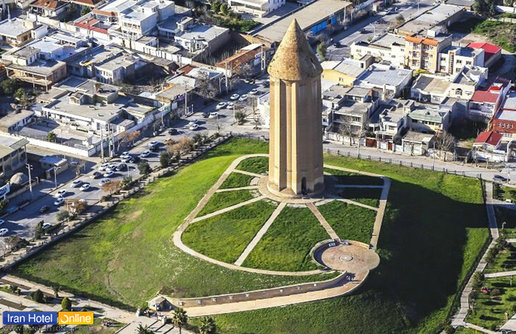 جاهای دیدنی ترکمن صحرا گلستان، دشتهای سرسبز و خیال انگیز! 8 نمایی از شهر گنبد کاووس و میل آجری بر فراز تپه