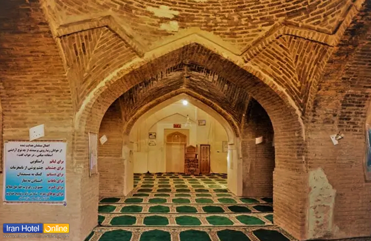 تصویری دلنشین و زیبا از مسجد هندوالان بیرجند با معماری چشم‌نواز و خیره‌کننده