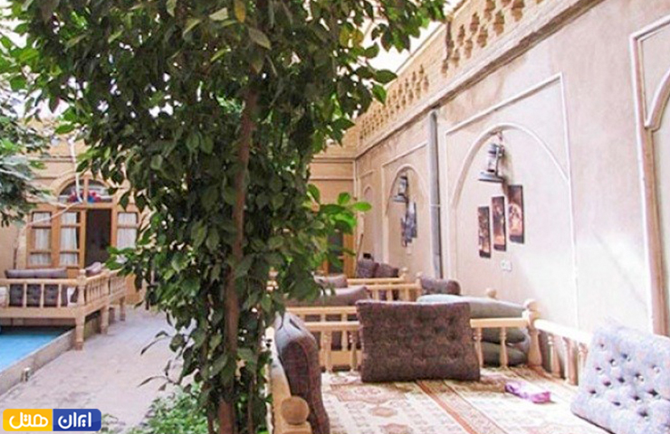 جاهای دیدنی یزد با عکس و آدرس 7 حیاط خانه تاریخی شاه شجاع از جاذبه های دیدنی یزد