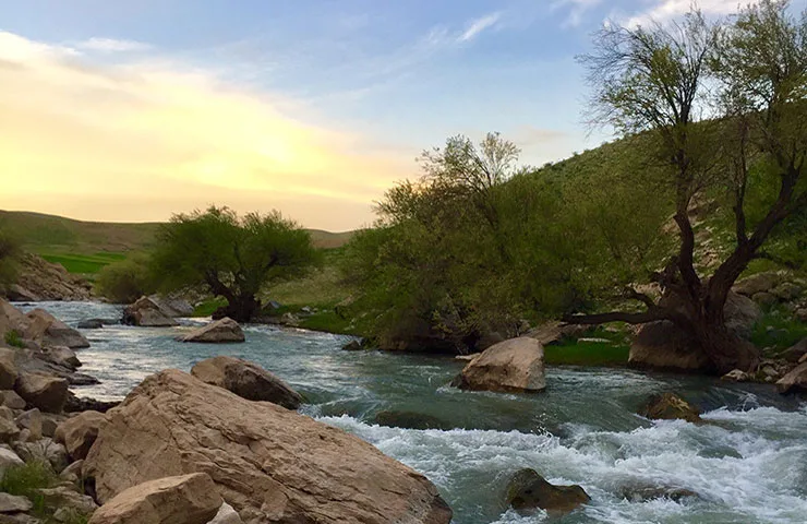 رودخانه در مسیر پیمایش تنگه لی لی 