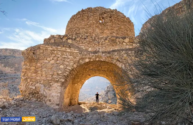 قصر آینه است از جاذبه های تاریخی داراب