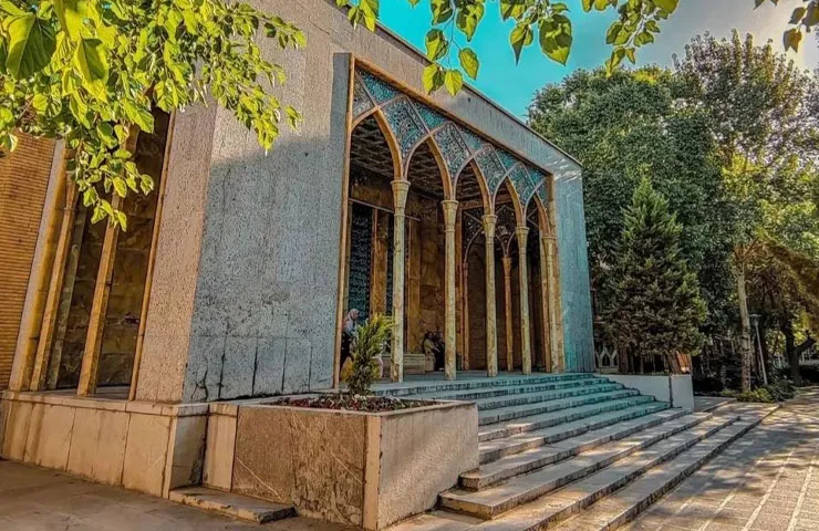 بنای آرامگاه صائب تبریزی