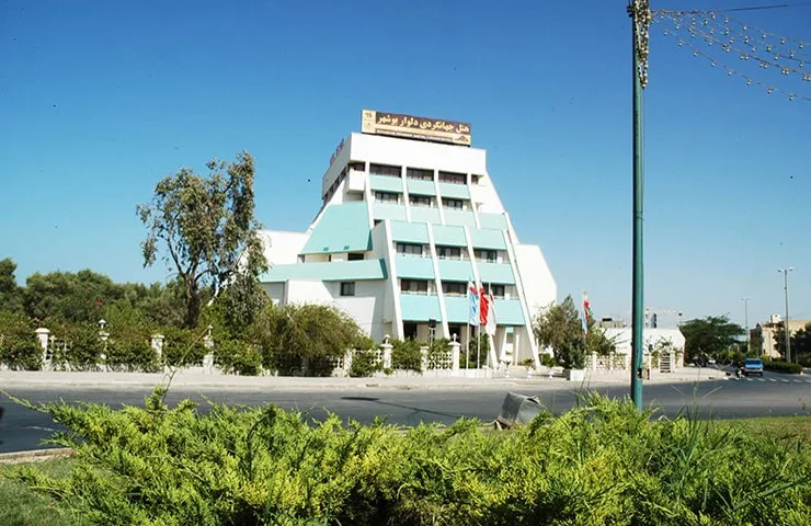 مقایسه هتل پلاس و هتل جهانگردی دلوار بوشهر