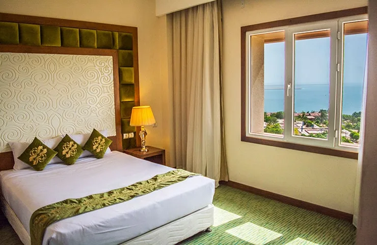 اتاق دو تخته دبل هتل لیپار چابهار رو به دریا