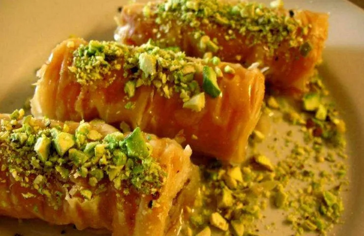باقلوا، بهترین سوغاتی شهر تبریز 