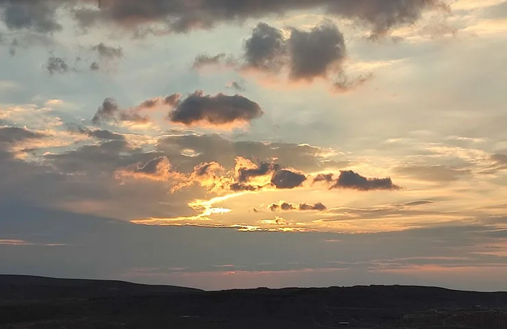 نمایی از غروب زیبا در آذرشهر 