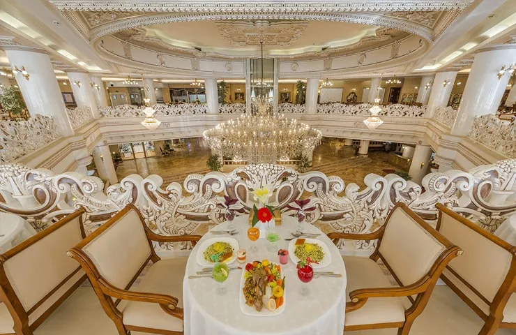 صبحانه هتل قصر طلایی