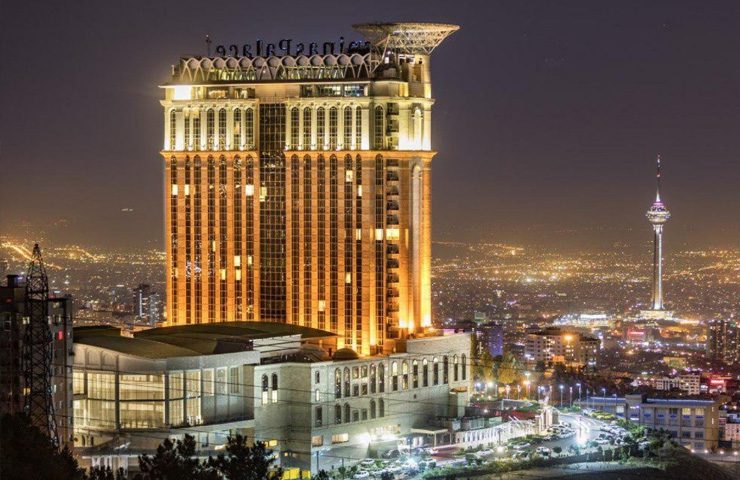 مقایسه هتل اسپیناس پالاس و هتل ویستریا تهران
