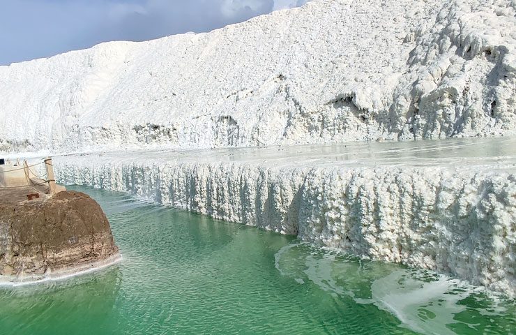 آبشار نمکی کویر مصر