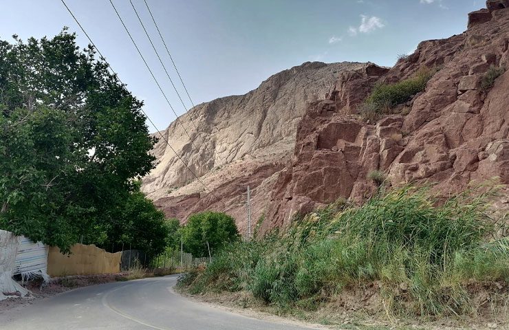 مسیر دسترسی به روستای خمده