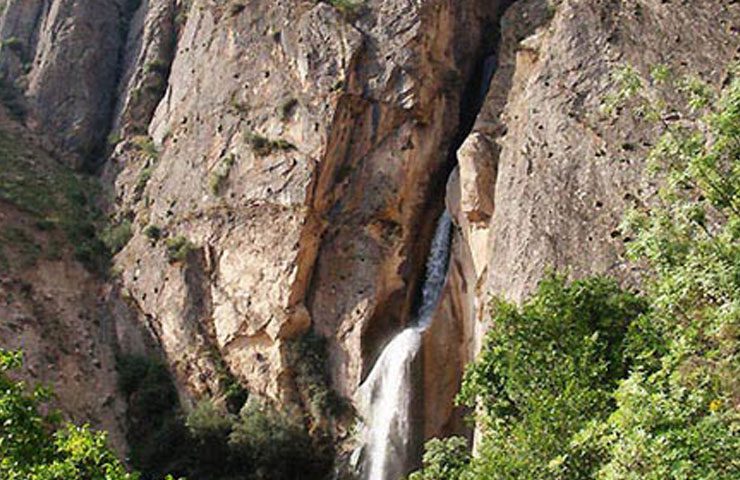 آبشار زیبای لاریجان 