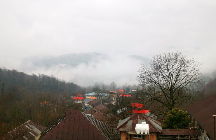 روستای نفت چال شیرگاه در پاییز 