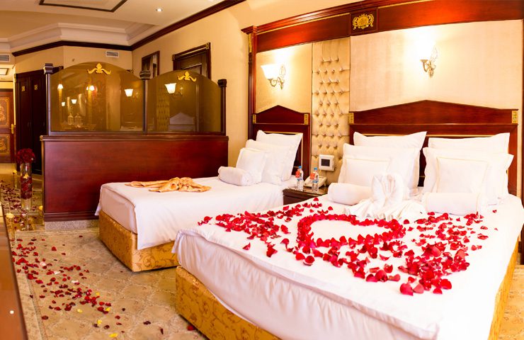 اتاق هانی مون و ماه عسل هتل قصر طلایی مشهد