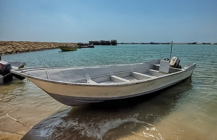 قایق سواری در بندر مقام 