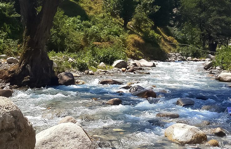 فاصله روستای رودبارک تا کلاردشت چقدر است؟