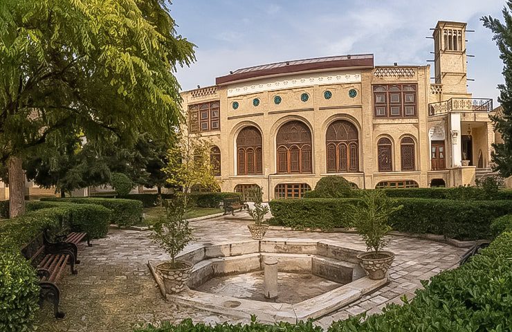 فضای بیرونی خانه تاریخی کاظمی