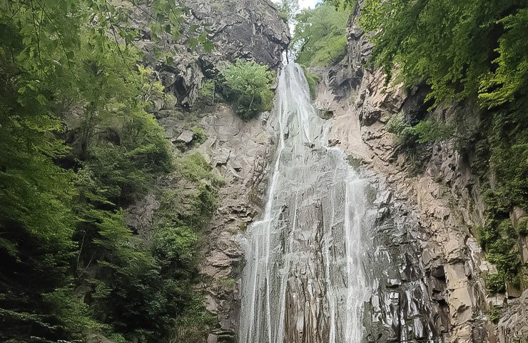 بهترین فصل بازدید از آبشار میلاش