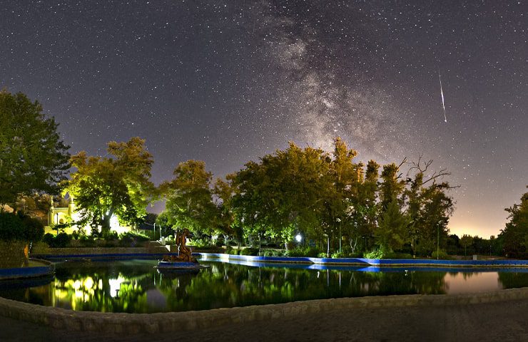 گردشگاه بش قارداش در شب 