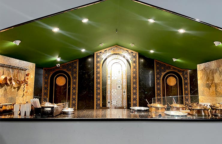 غذاخوری سنتی در برج میلاد 