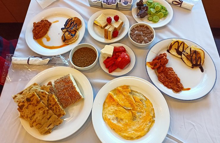 صبحانه هتل بزرگ شیراز 