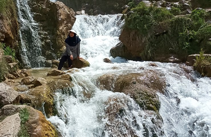 آبشار زیبای روستای چادگان اصفهان