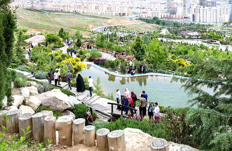استخر پارک آبشار تهران از بهترین مکان های تفریحی عاشقانه تهران