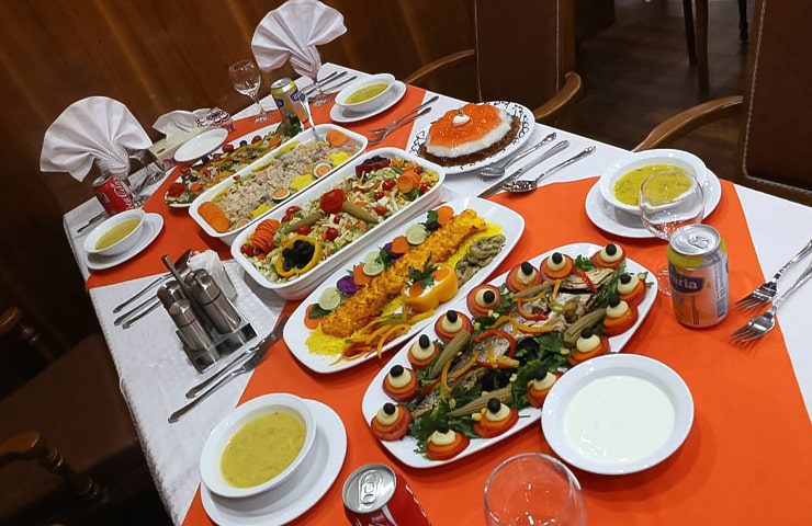 سرو غذا در رستوران هتل پارس اهواز 