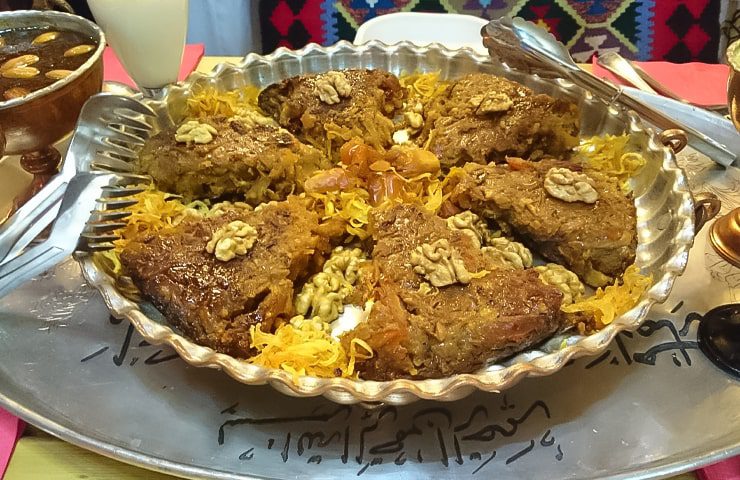 سرو غذا در رستوران هتل پارس ائل گلی تبریز