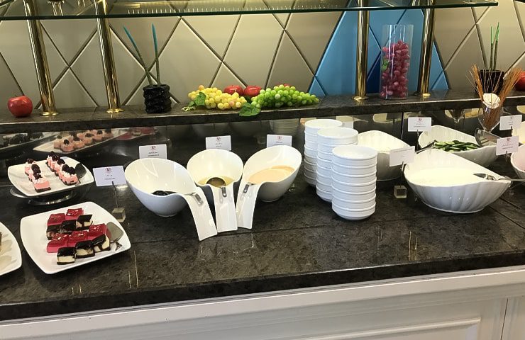 laleh park hotel breakfast 3