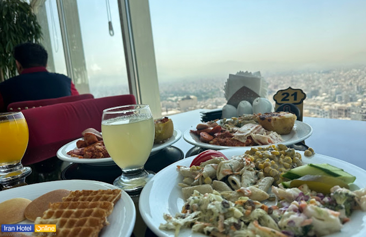صبحانه هتل پرشین پلازا تهران؛ منوی لاکچری و مقوی در محیطی جذاب 7 ساعت سرو صبحانه هتل پرشین پلازا تهران