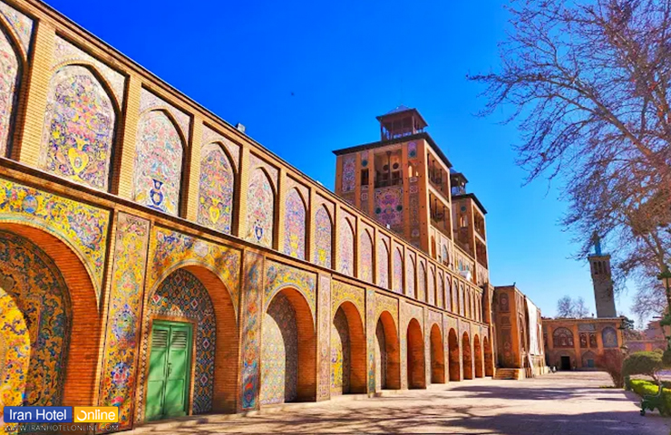 کاخ گلستان تهران؛ معرفی بخشهای مختلف، ساعت بازدید + قیمت ورودی 3 کاشی کاری های چشم نواز بر روی دیوارهای داخلی کاخ گلستان