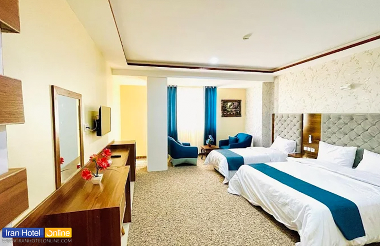 هتل های نزدیک مراکز خرید قشم و درگهان 9 نمایی زیبا از اتاقی در هتل دیانا پلاس قشم با طراحی دلنشین و جذاب و دکور آرامبخش