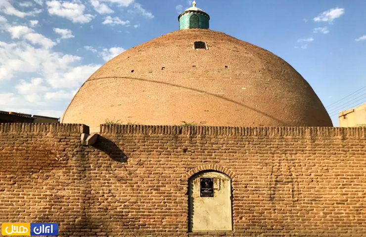 جاهای دیدنی قزوین، از الموت پر رمز و راز تا طبیعت چشمنواز 25 بنای زیبای گنبد آجری با پنجرههای کوچک در سقف