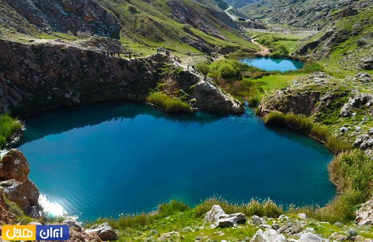 طبیعت سرسبز و بهاری در اطراف دریاچه پر آب دو قلو سیاه گاو ایلام 