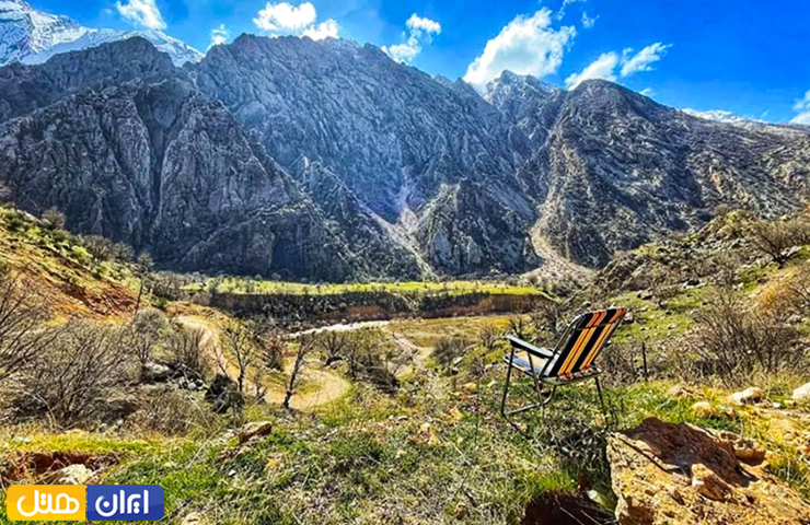 صندلی رو به طبیعت بهشتی دره عشق برای استراحت و آرامش