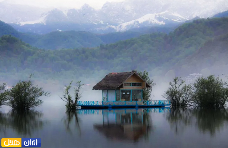 پاییز مه آلود و ابری در تالاب استیل 