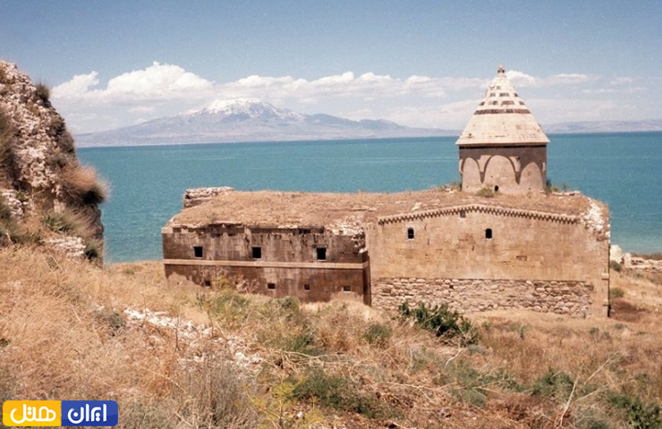 جاهای دیدنی وان؛ از سیاحت در مناظر طبیعی تا تفریحهای مهیج 4 تصویری از بنای تاریخی در جزیره خالی از سکنه چابارانک