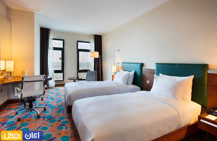 عکسی از اتاق دو تخته هتل هیلتون وان ترکیه با محیطی دلنشین و آرام