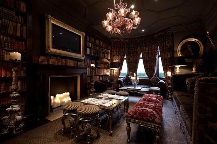 Elizabeth Hurley: Number 11 Cadogan Gardens