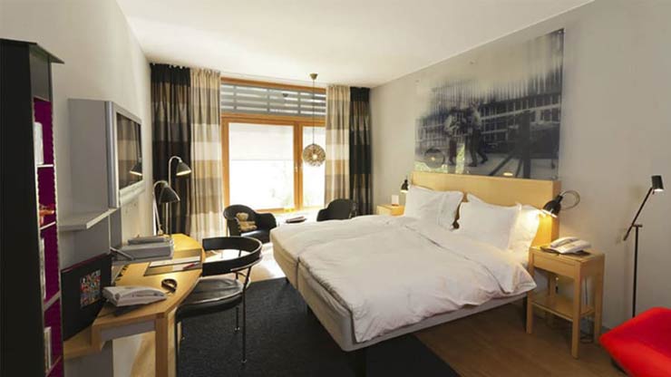 Hotel Rival